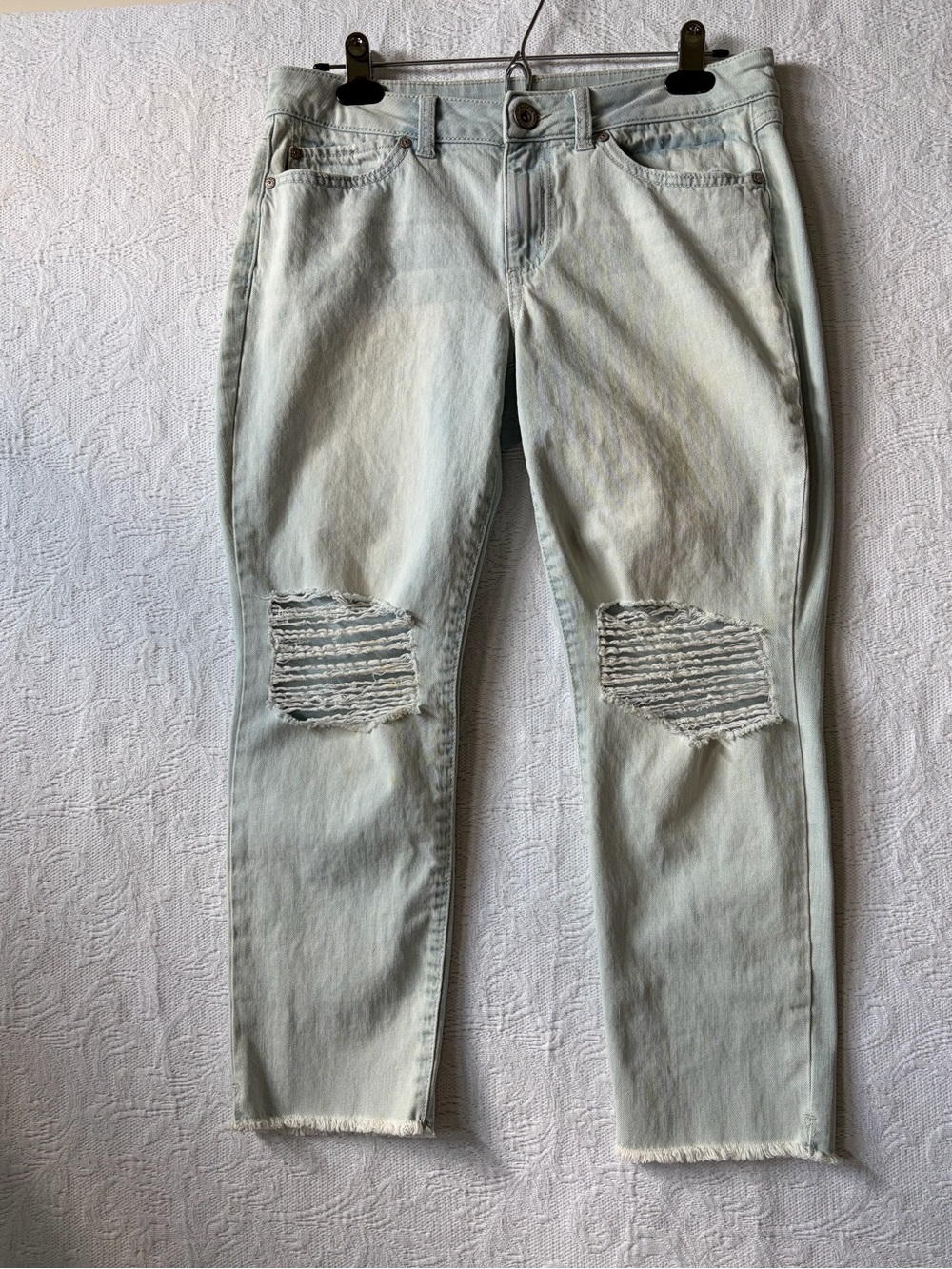 Rewash Light Wash Distressed Women’s Jeans